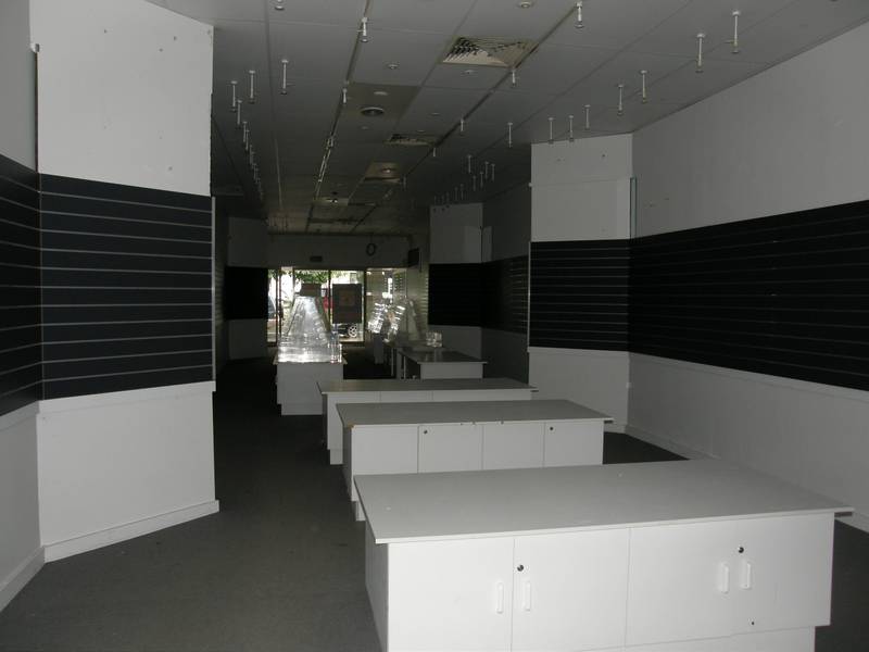 ONE GROOVY SHOP Picture 3