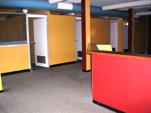 PLUG & PLAY OFFICE IN WOODLARK Picture 2