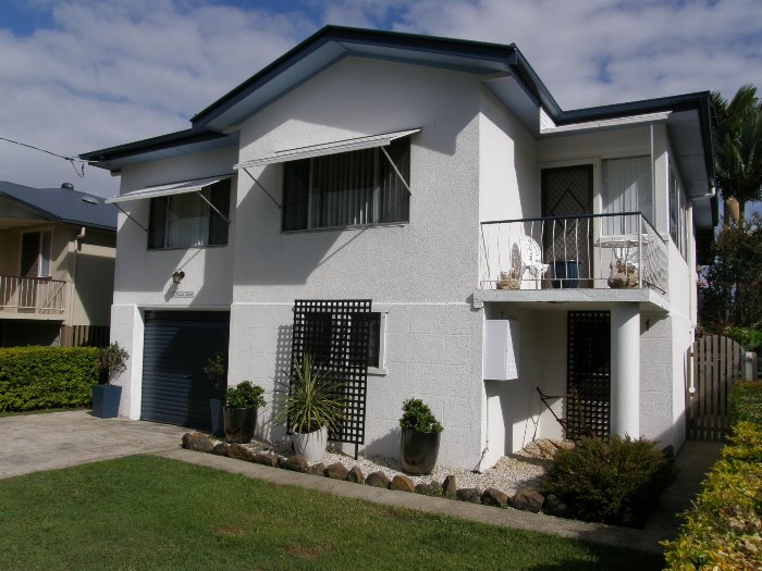 FAMILY HOME WITH CONVENIENCE Picture 3