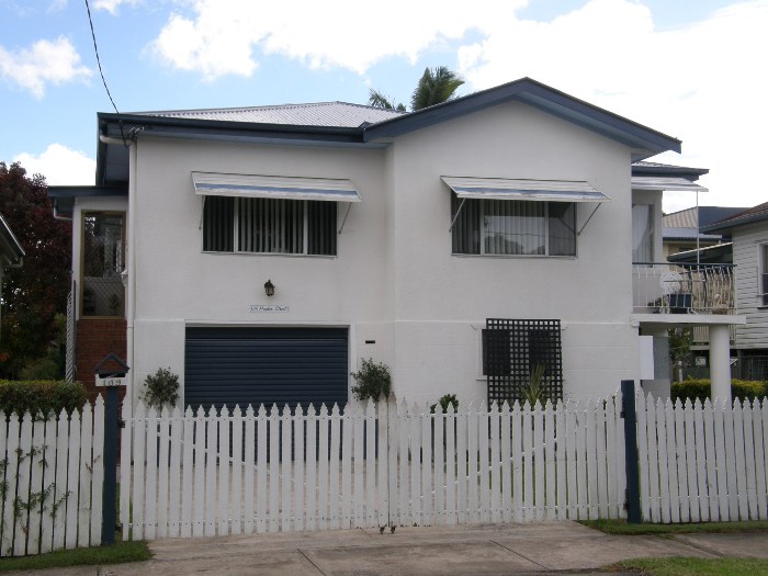 FAMILY HOME WITH CONVENIENCE Picture 2