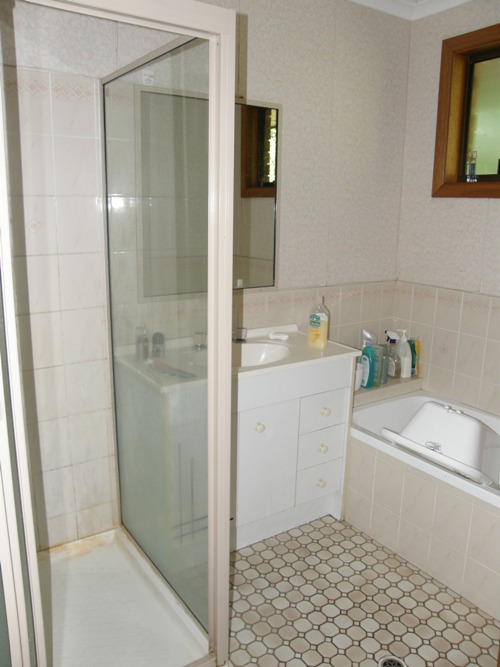 SPACIOUS UNIT Picture 3