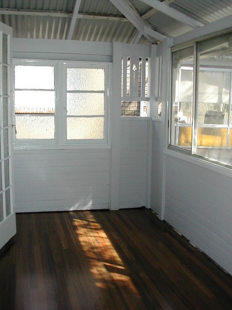 CLOSE TO CBD Picture 3