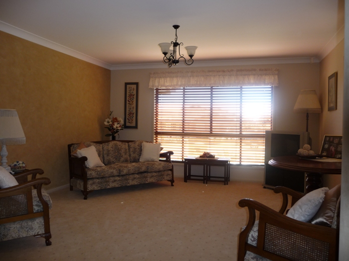 QUALITY HOME IN GOONELLABAH Picture 2