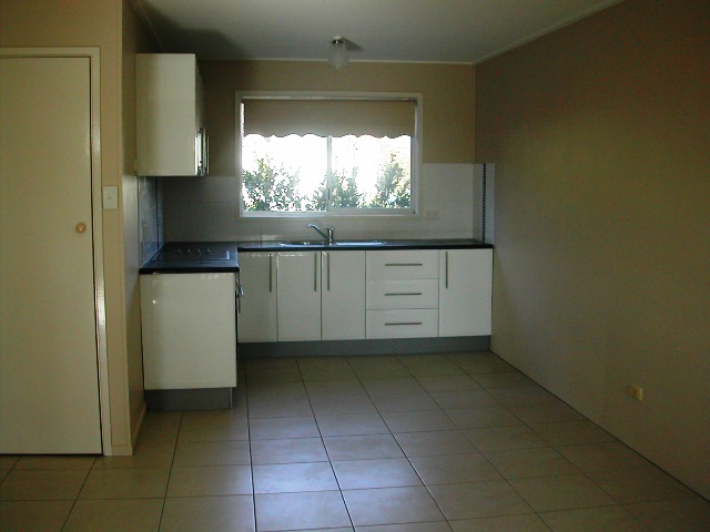 REDUCED IN PRICE! - TENANTS BREAKING LEASE Picture 2