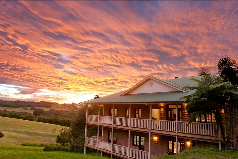 DESIGNER STYLE WITH CASUAL TIMELESSNESS Picture 1