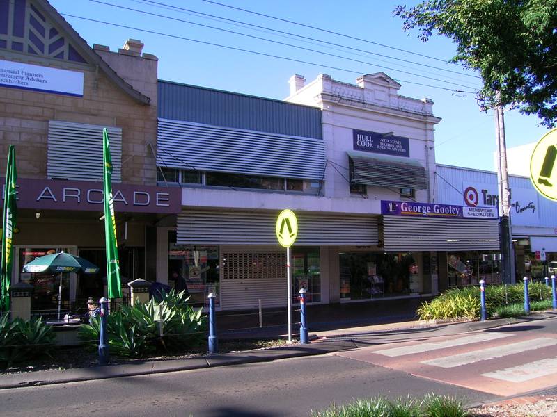 MAIN STREET FREEHOLD Picture 3