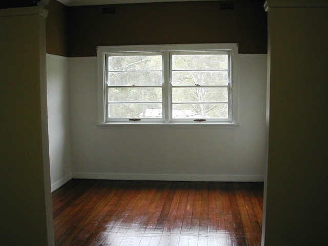 CLOSE TO TOWN/BASE HOSPITAL Picture 2