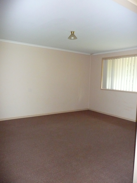 BRICK HOME Picture 3