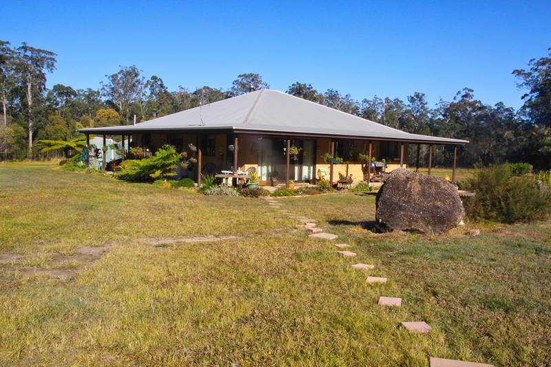 ALTERNATE LIFESTYLE Picture 1