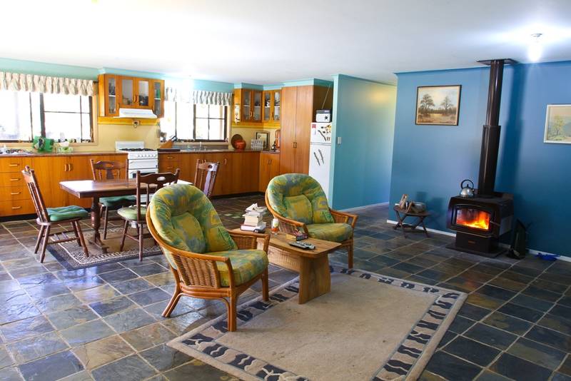 ALTERNATE LIFESTYLE Picture 2