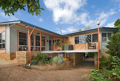 HIDDEN TREASURE IN GOONELLABAH Picture