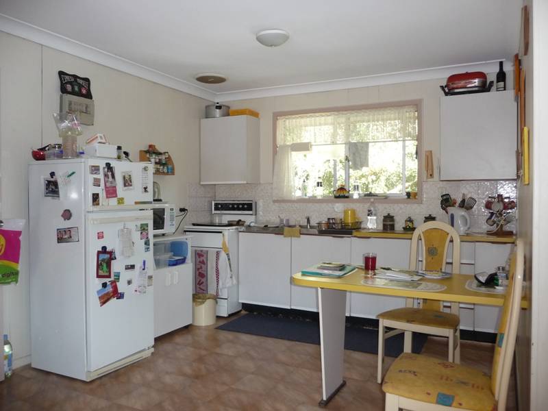 CENTRALLY LOCATED UNIT Picture 3