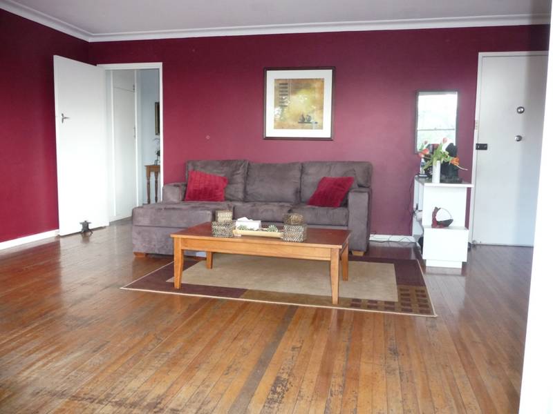 GREAT 1ST HOME OR INVESTMENT Picture 3