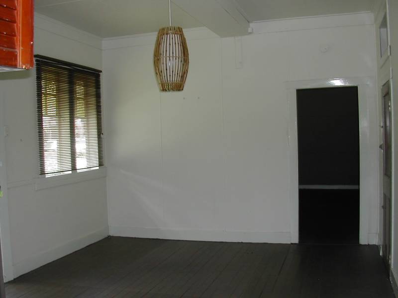 FLAT CLOSE TO CBD Picture 3