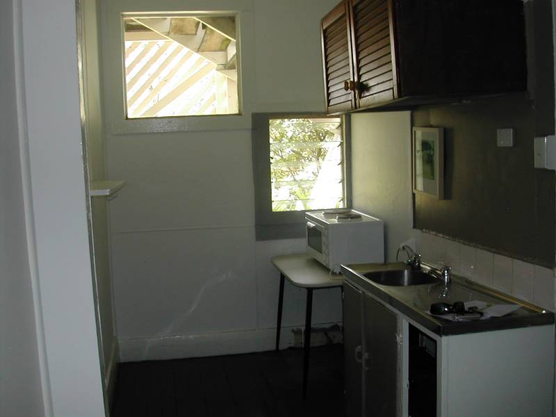 FLAT CLOSE TO CBD Picture 1