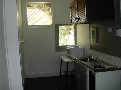 FLAT CLOSE TO CBD Picture FLAT CLOSE TO CBD Picture