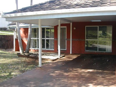 UNIT IN SMALL COMPLEX Picture