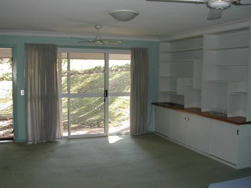 UNIT IN SMALL COMPLEX Picture 3