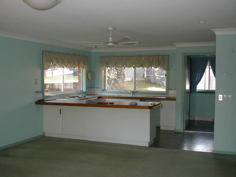 UNIT IN SMALL COMPLEX Picture 2