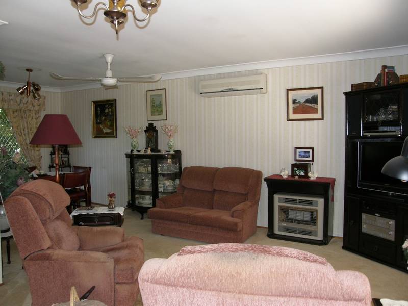 SUPERB FAMILY HOME Picture 3