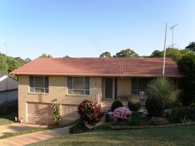 SUPERB FAMILY HOME Picture 1