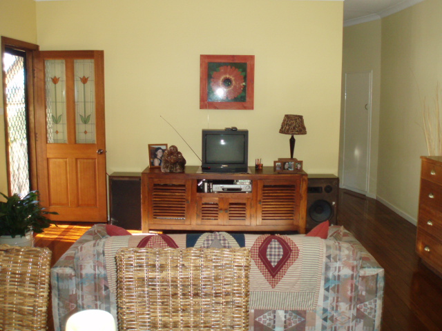 JEWEL IN THE CROWN Picture 3