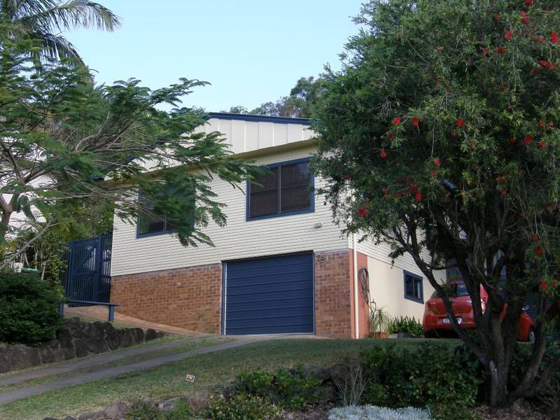 JEWEL IN THE CROWN Picture 2