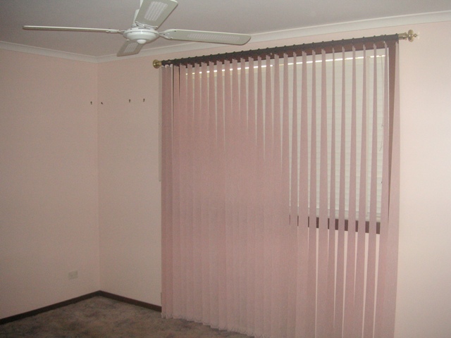 DUPLEX IN HANDY LOCATION Picture 3