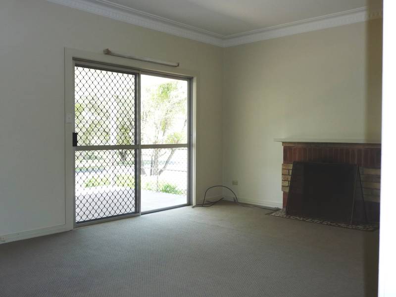 CONVENIENT CENTRAL LOCATION Picture 2