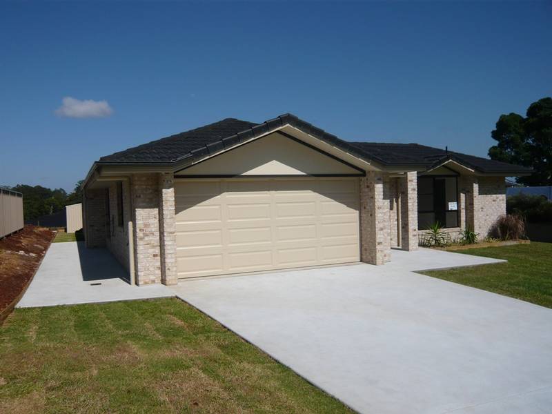 QUALITY, NEW, JUST MOVE IN Picture 3