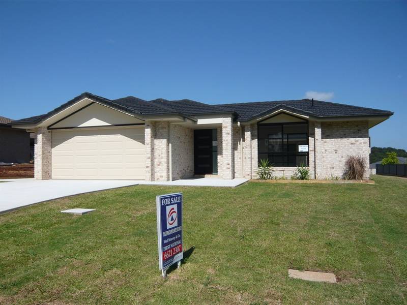 QUALITY, NEW, JUST MOVE IN Picture 2