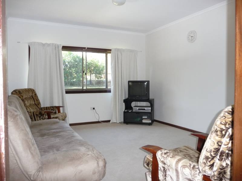 COME... TAKE A LOOK - EAST LISMORE Picture 3