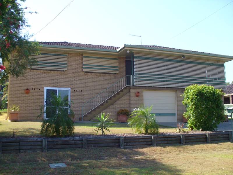 3 BEDROOM FAMILY HOME Picture 2