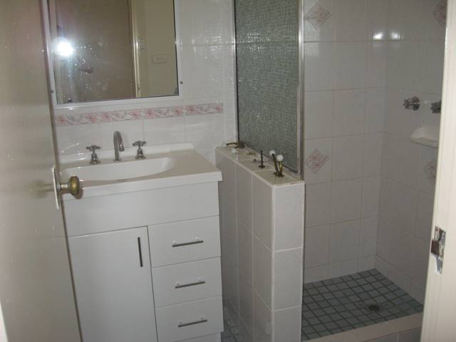 HOME IN THE HEIGHTS Picture 3