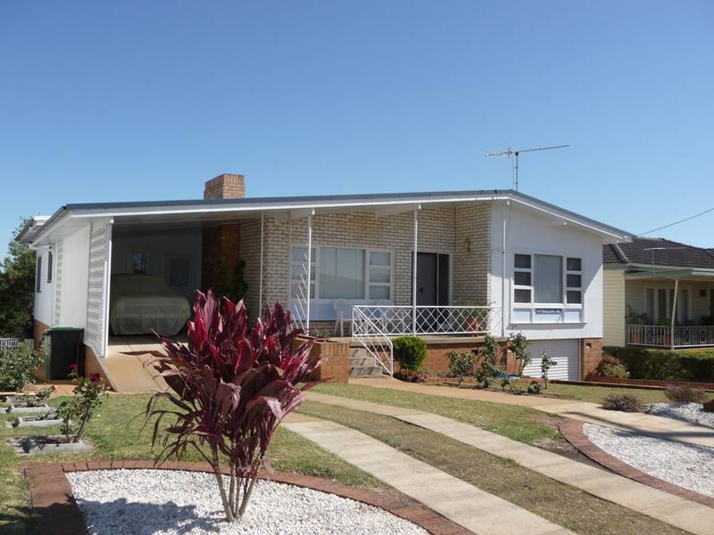 NEAT AS A PIN - READY TO MOVE IN Picture 1