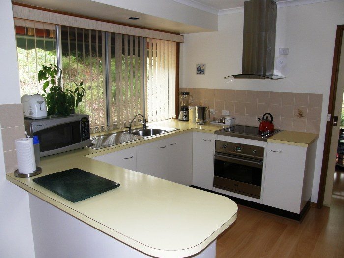 JUST ON THE OUTSKIRTS OF GOONELLABAH Picture 2