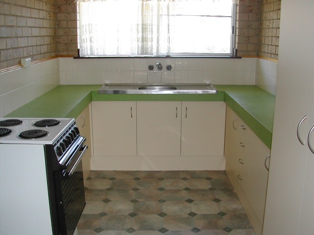 UNIT IN CENTRAL LOCATION Picture 2