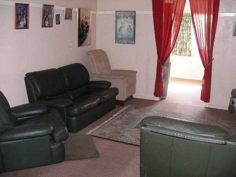 BUDGET BUY Picture 3