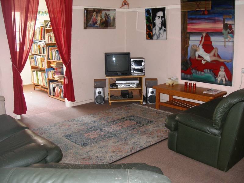 BUDGET BUY Picture 2