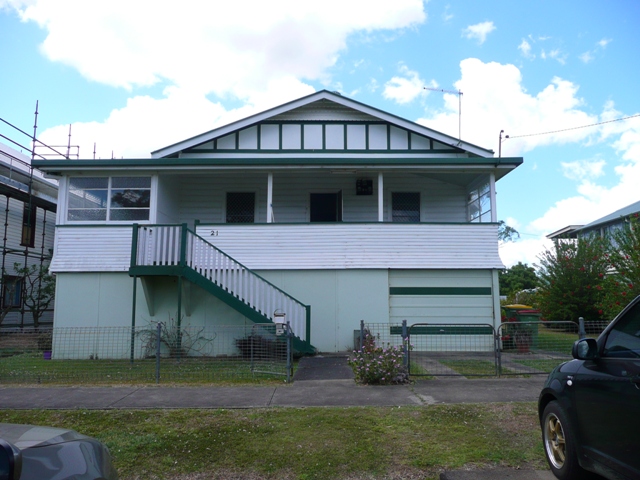 LARGE HOME AT NORTH LISMORE Picture 1