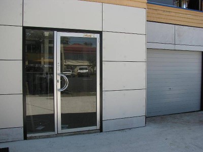 Convenient CBD Fringe office and shed Picture