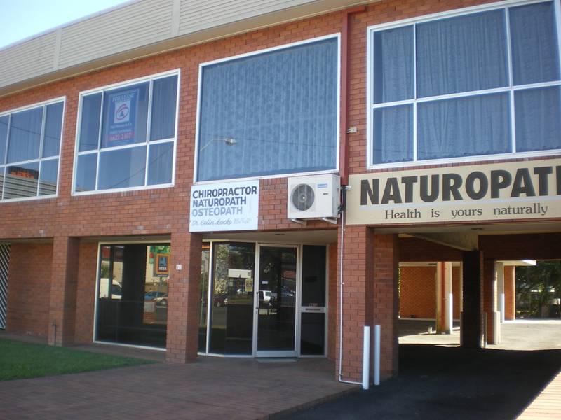 Large Proffessional Office - Parking - Close to the Action ! Picture 1
