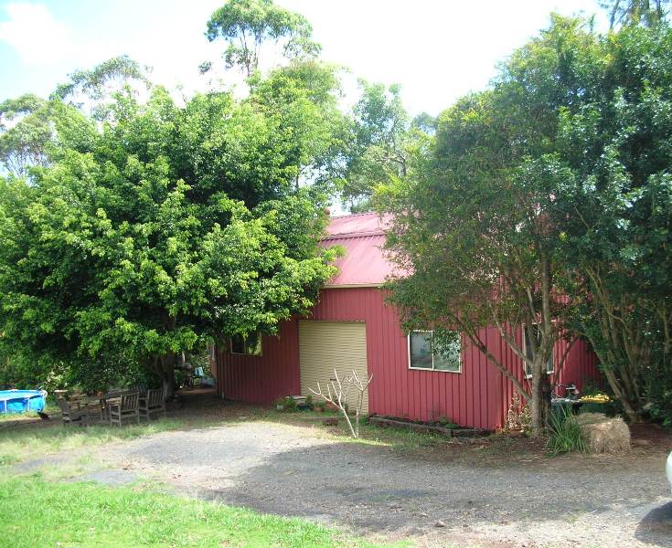 ELTHAM FARMLET Picture 1