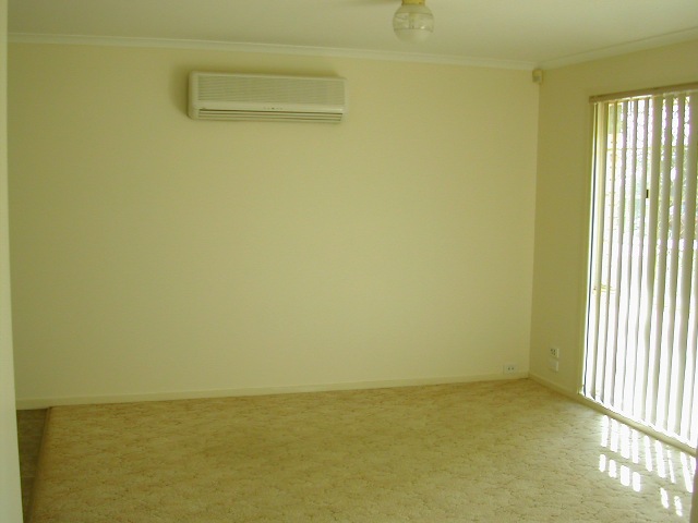 BRICK & TILE HOME Picture 2