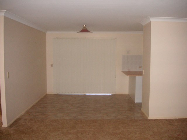 2 BEDROOM MODERN DUPLEX Picture 2