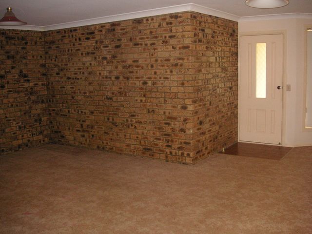 2 BEDROOM MODERN DUPLEX Picture 3