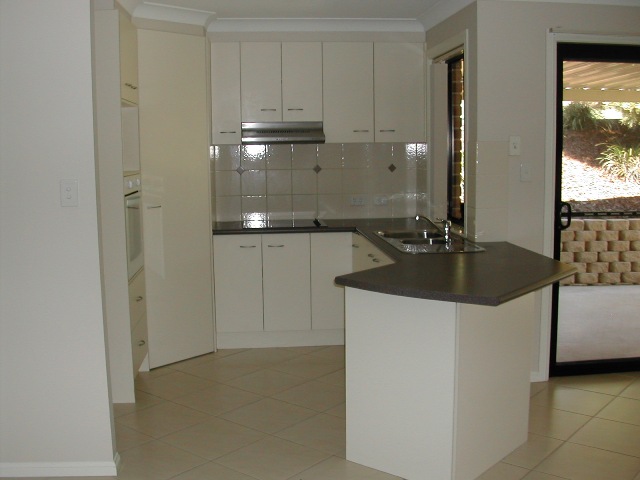 MODERN LOWSET DUPLEX Picture 3