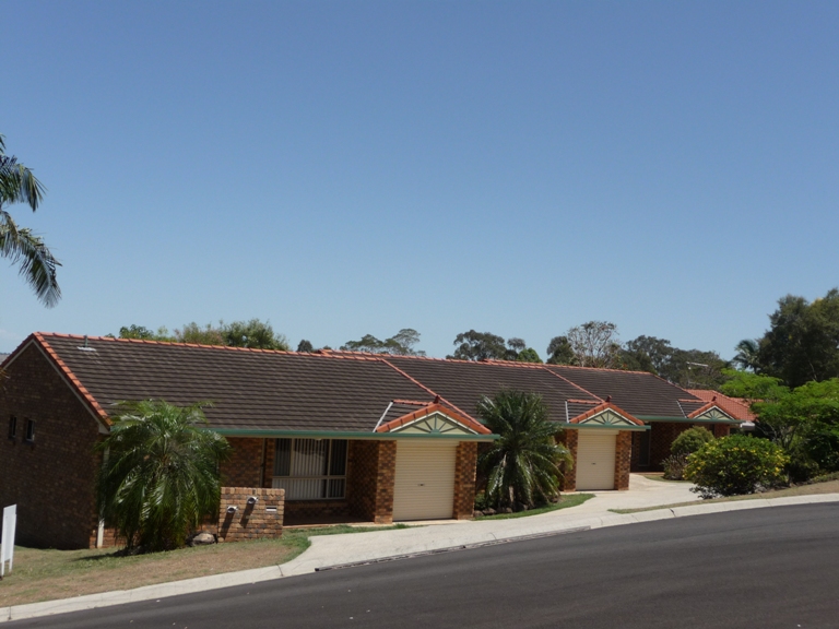 INVESTORS THIS ONE IS WORTH A LOOK!! Picture 1