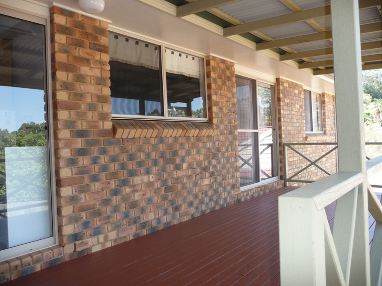 INVESTORS THIS ONE IS WORTH A LOOK!! Picture 3