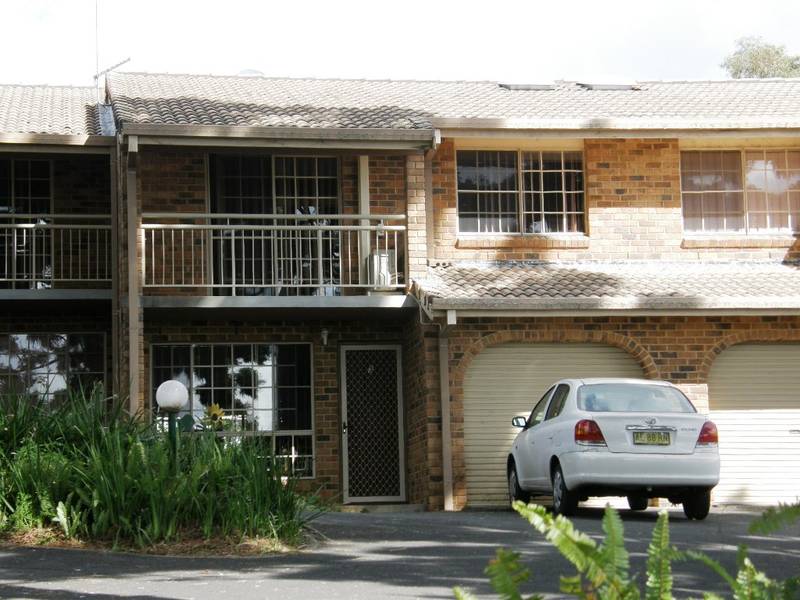 TERRIFIC TOWNHOUSE Picture 1